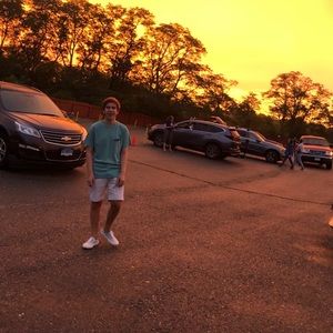 Meet your Posher, Dakota